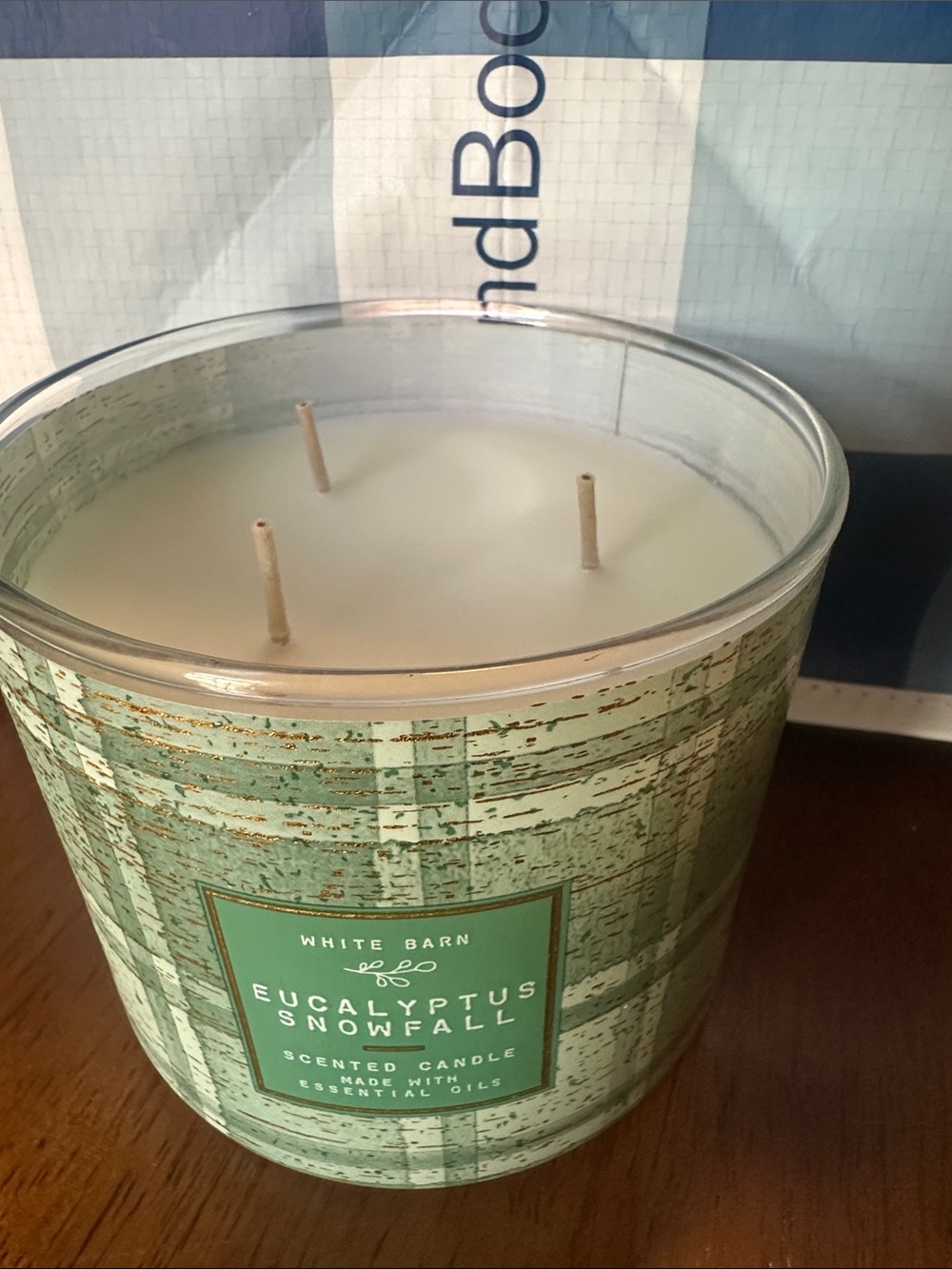 White Barn Green Eucalyptus Snowfall Three-Wick Candle